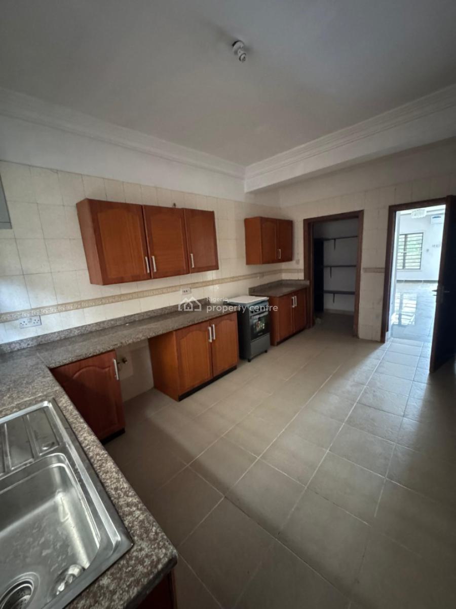 Well Maintained Spacious 3bedroom Apartment with Bq, Lekki Phase 1, Lekki, Lagos, Flat / Apartment for Rent