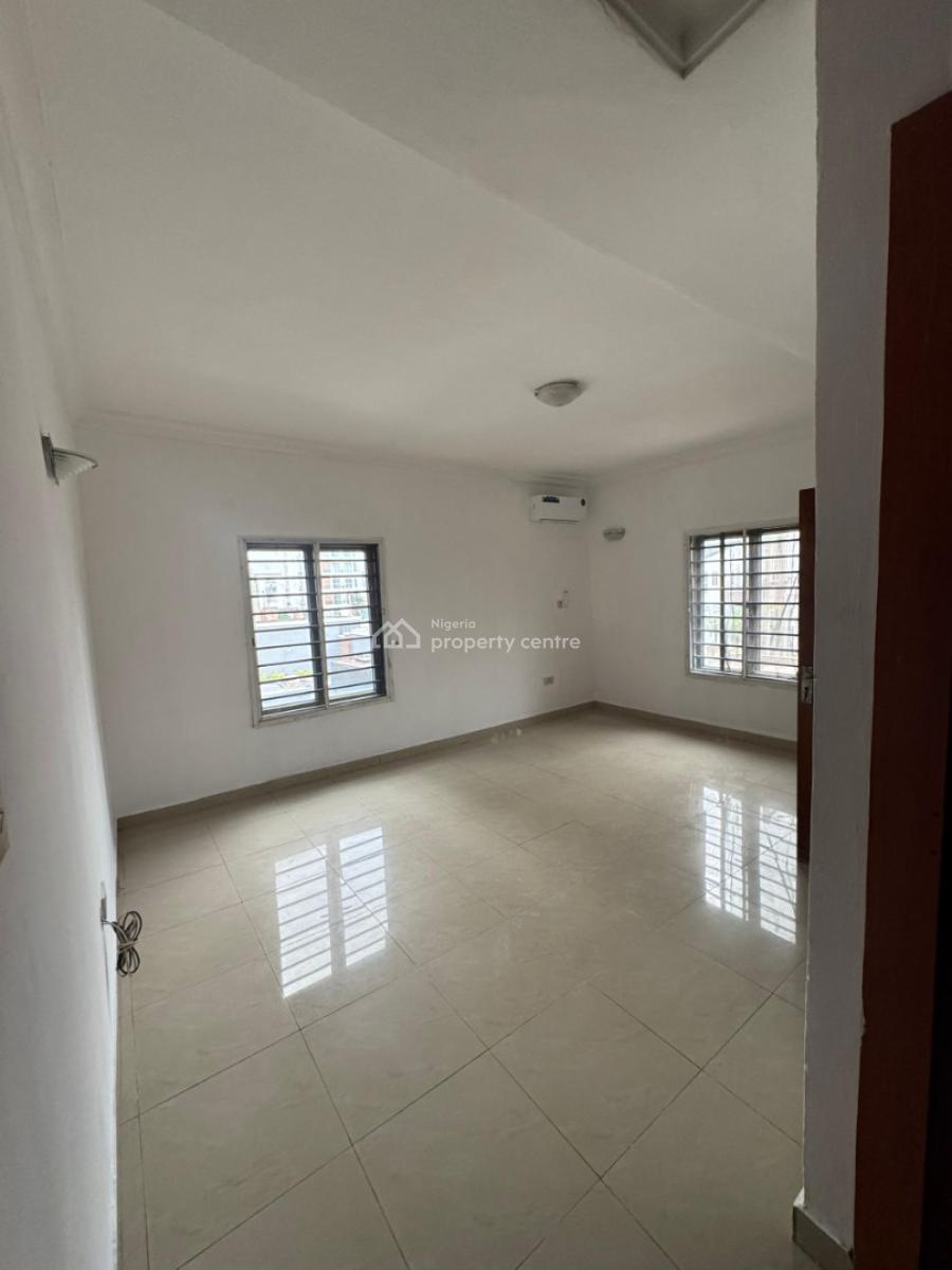 Well Maintained Spacious 3bedroom Apartment with Bq, Lekki Phase 1, Lekki, Lagos, Flat / Apartment for Rent