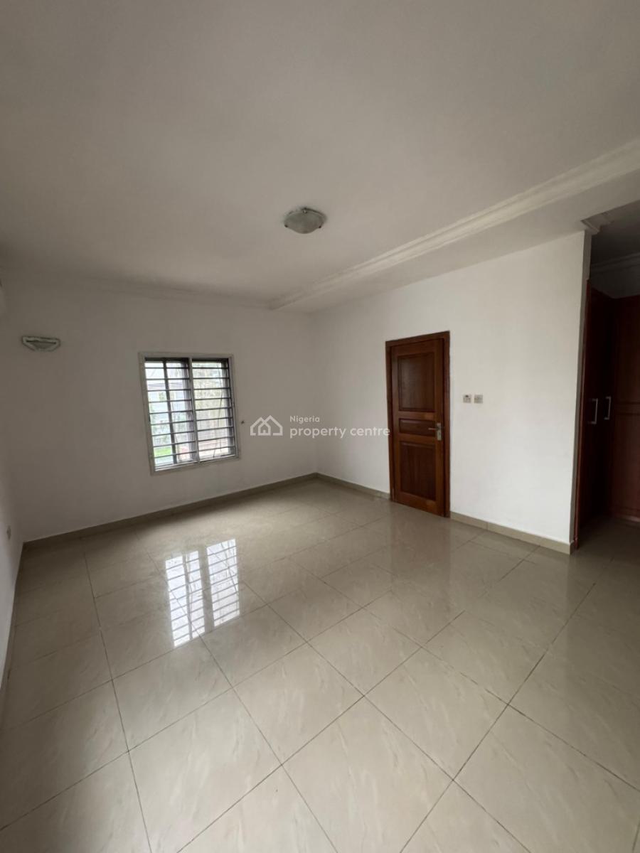 Well Maintained Spacious 3bedroom Apartment with Bq, Lekki Phase 1, Lekki, Lagos, Flat / Apartment for Rent