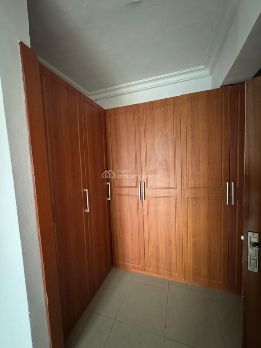 Well Maintained Spacious 3bedroom Apartment with Bq, Lekki Phase 1, Lekki, Lagos, Flat / Apartment for Rent
