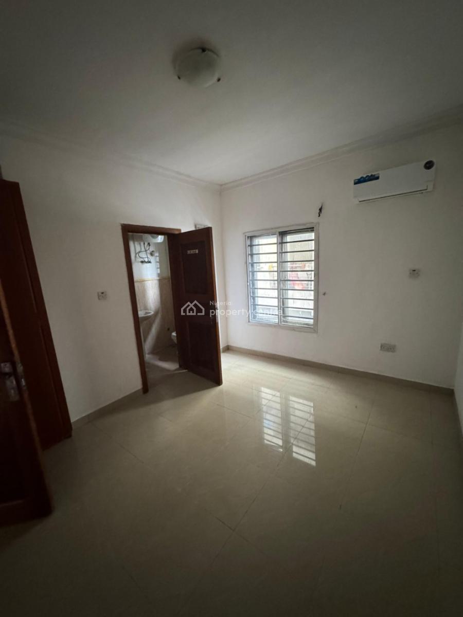 Well Maintained Spacious 3bedroom Apartment with Bq, Lekki Phase 1, Lekki, Lagos, Flat / Apartment for Rent
