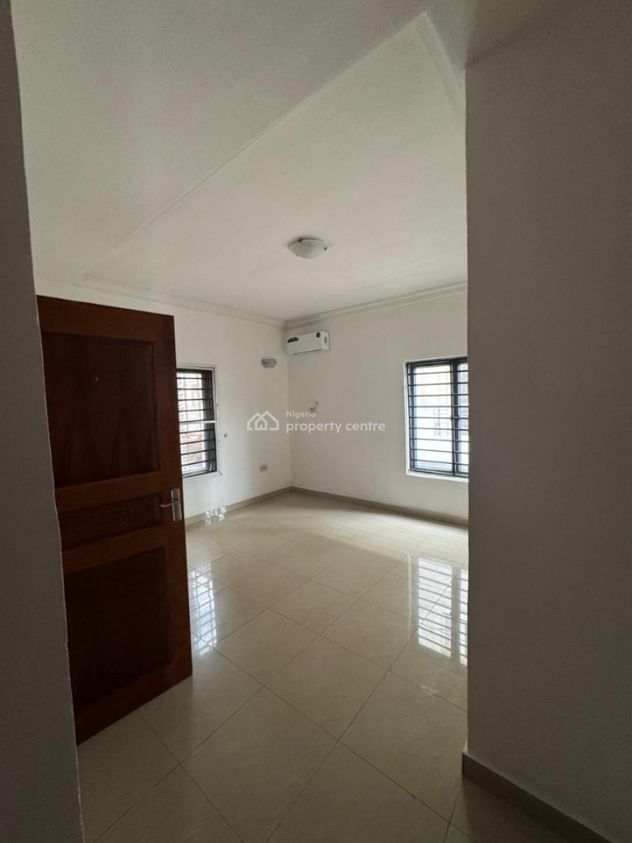 Well Maintained Spacious 3bedroom Apartment with Bq, Lekki Phase 1, Lekki, Lagos, Flat / Apartment for Rent