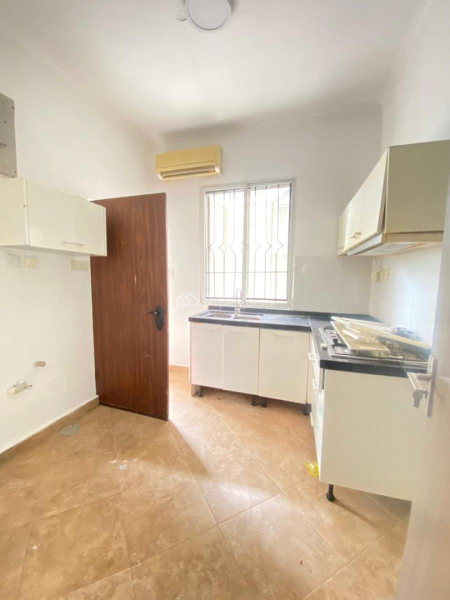 Neat 3 Bedroom Apartment with Bq, Lekki Phase 1, Lekki, Lagos, Flat / Apartment for Rent