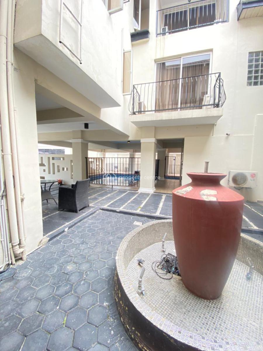 Neat 3 Bedroom Apartment with Bq, Lekki Phase 1, Lekki, Lagos, Flat / Apartment for Rent