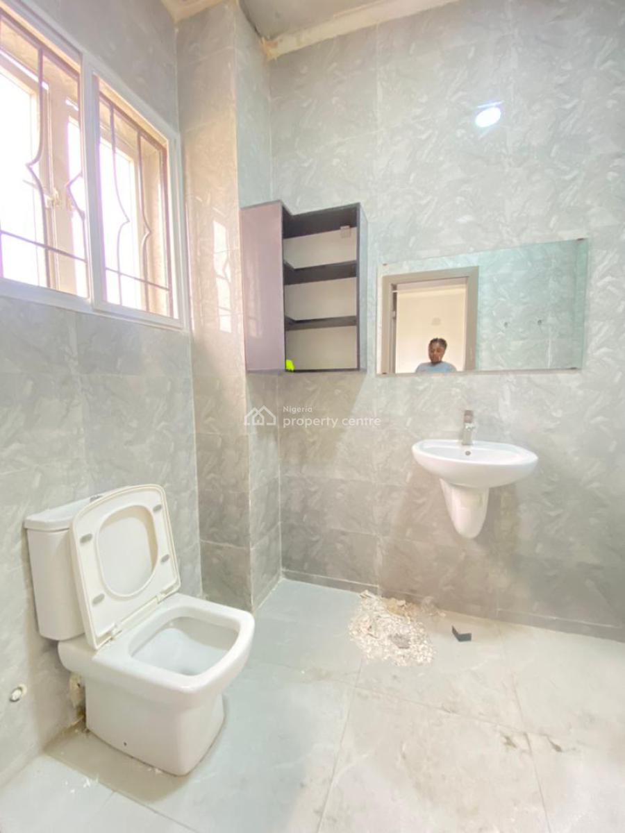 Neat 3 Bedroom Apartment with Bq, Lekki Phase 1, Lekki, Lagos, Flat / Apartment for Rent