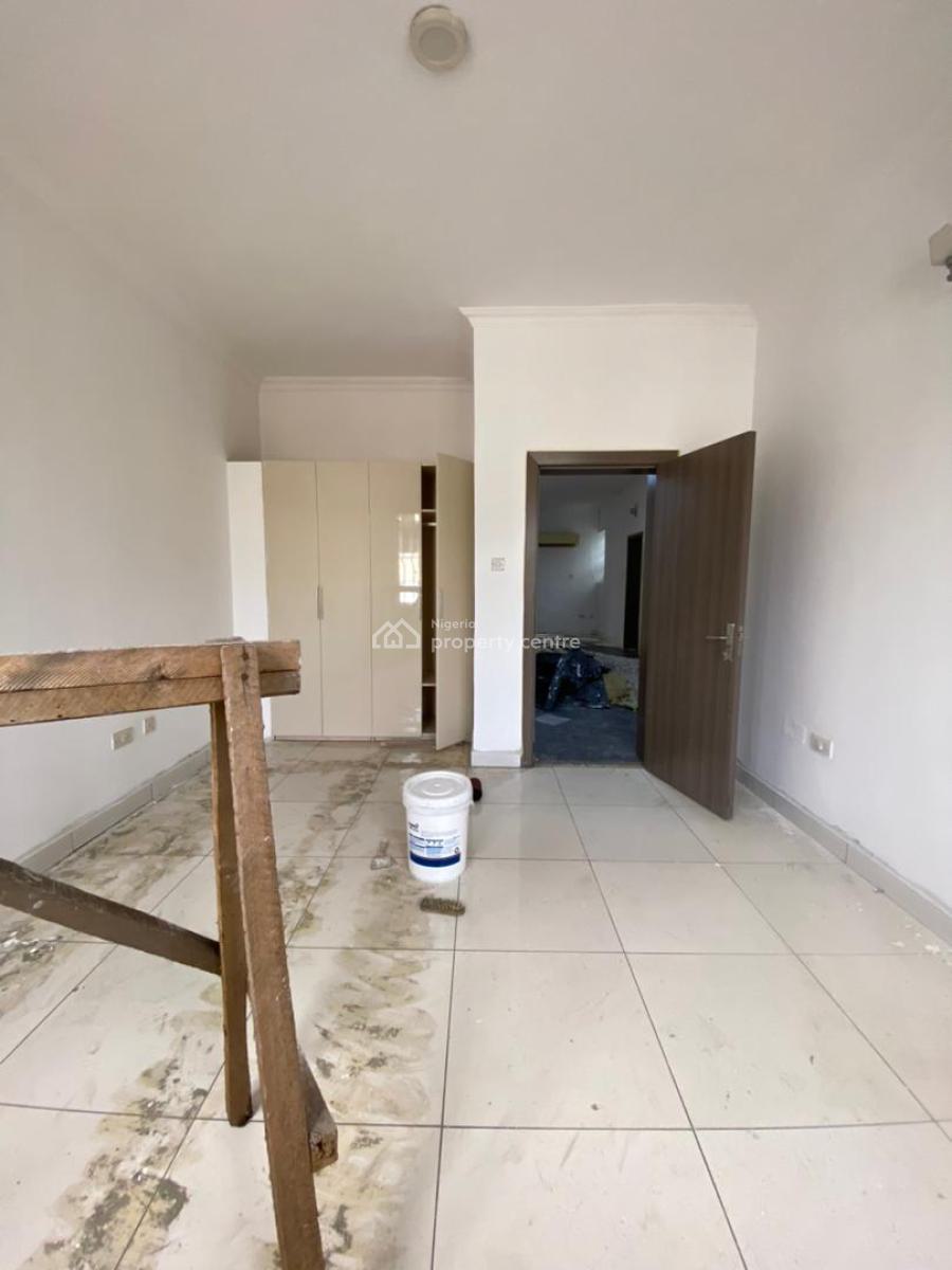 Neat 3 Bedroom Apartment with Bq, Lekki Phase 1, Lekki, Lagos, Flat / Apartment for Rent
