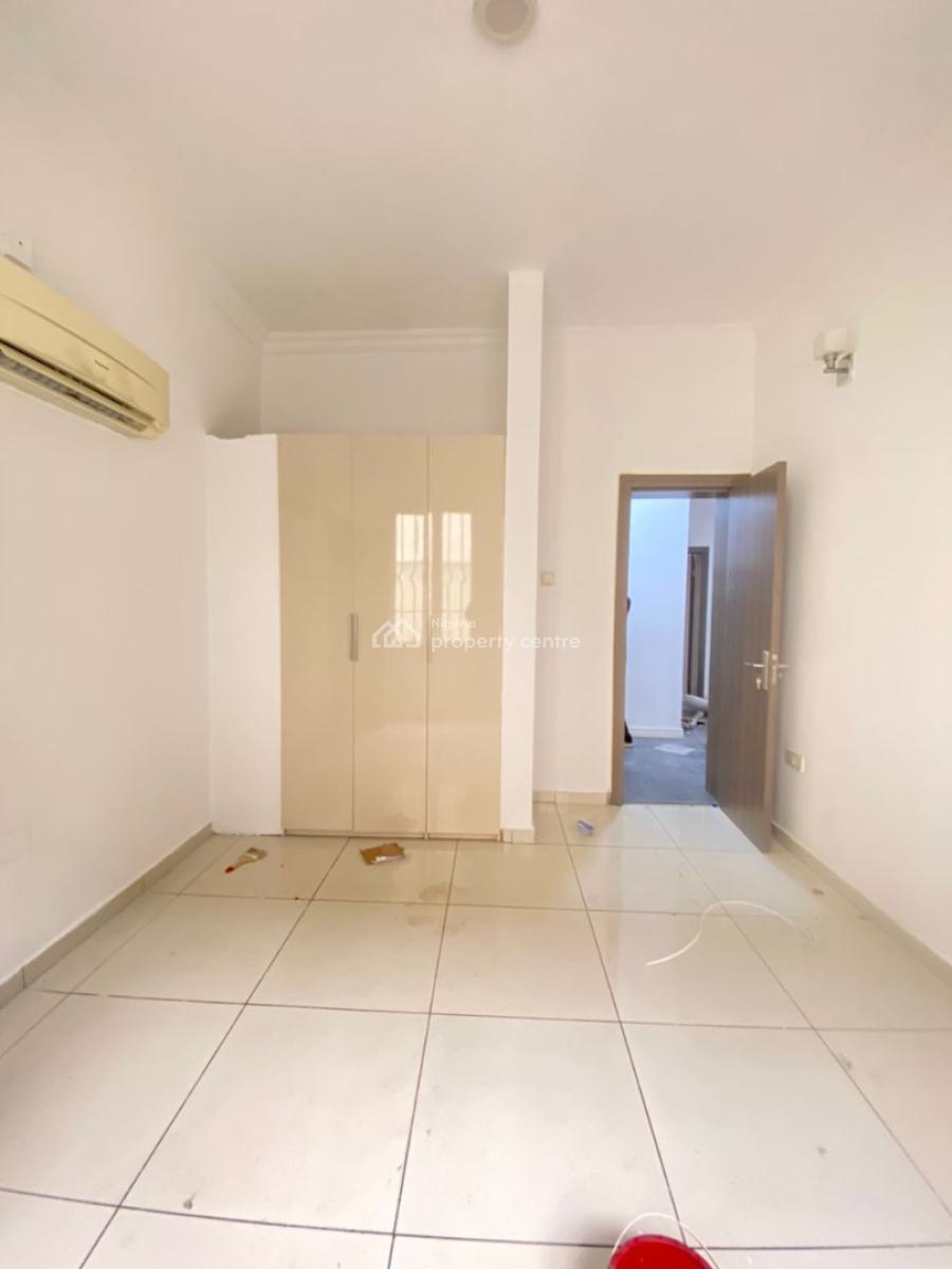 Neat 3 Bedroom Apartment with Bq, Lekki Phase 1, Lekki, Lagos, Flat / Apartment for Rent