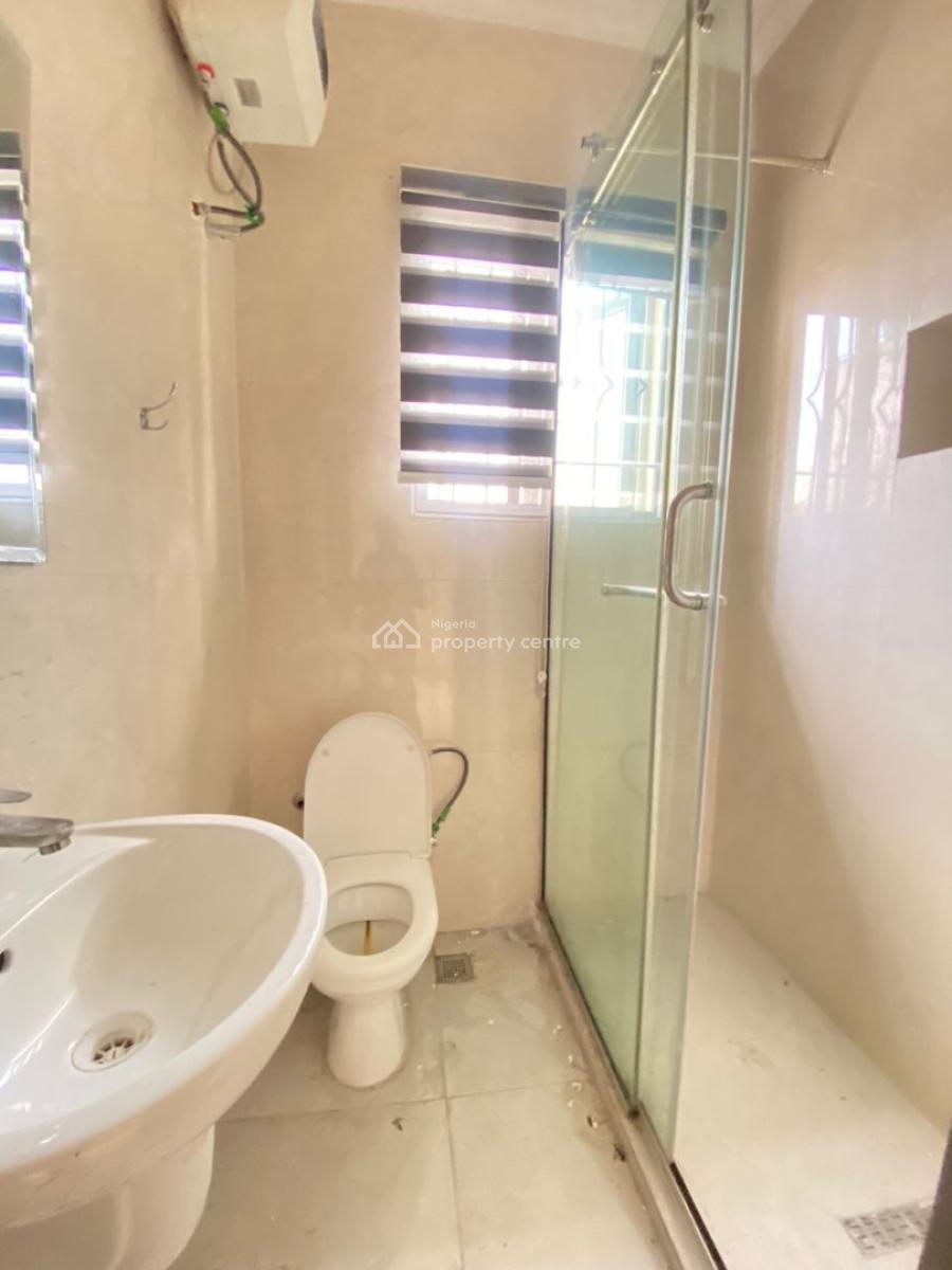 Neat 3 Bedroom Apartment with Bq, Lekki Phase 1, Lekki, Lagos, Flat / Apartment for Rent