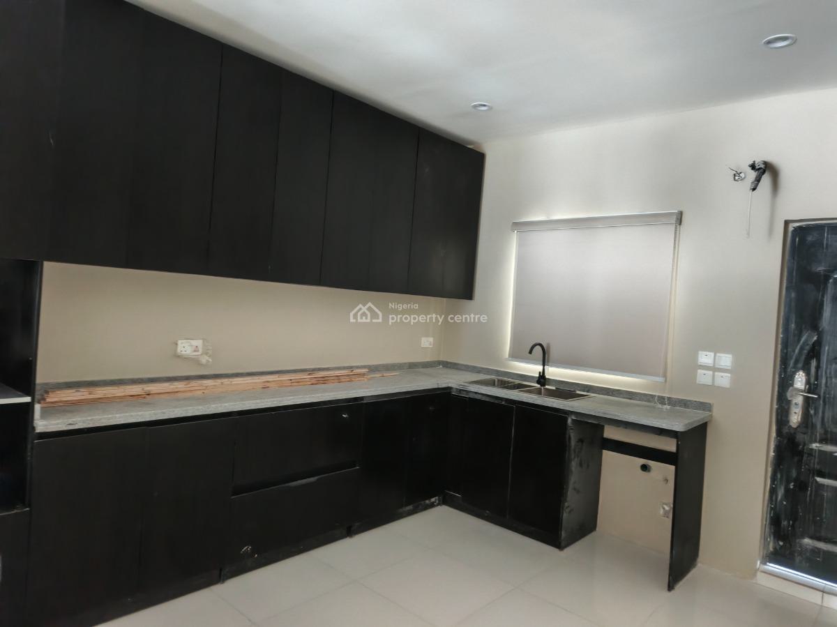 a 2 Bedroom Flat with Bq, Ologolo, Lekki, Lagos, Flat / Apartment for Sale