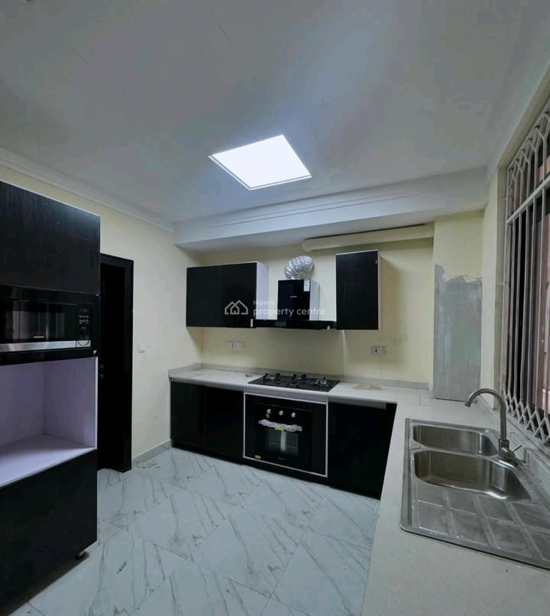 One Bedroom Apartment with a Pool & Gym  Victoria Island, Lagos.  Fe, Victoria Island (vi), Lagos, Flat / Apartment for Sale