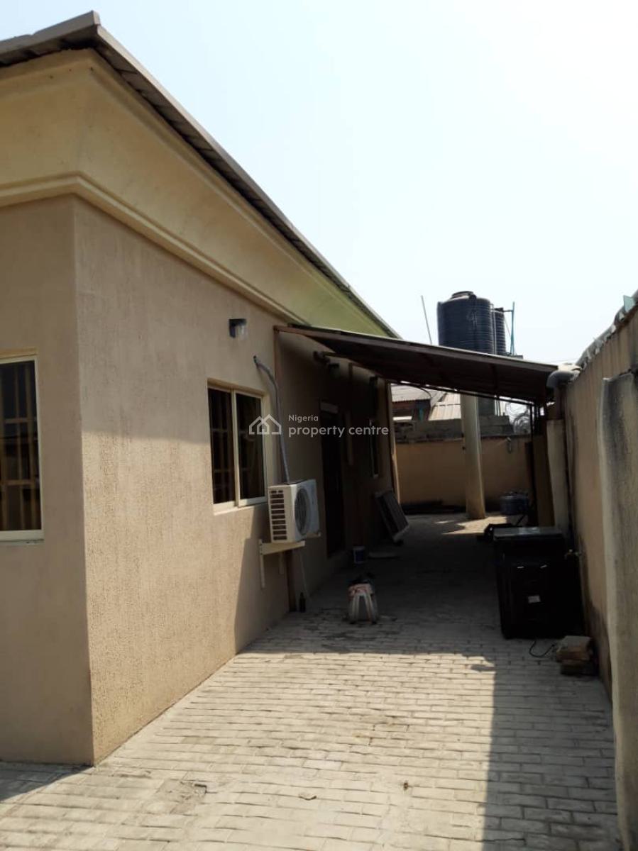 3 Bedrooms Semi Detached Bungalow, Abraham Adesanya Estate, Ajah, Lagos, Detached Duplex for Sale