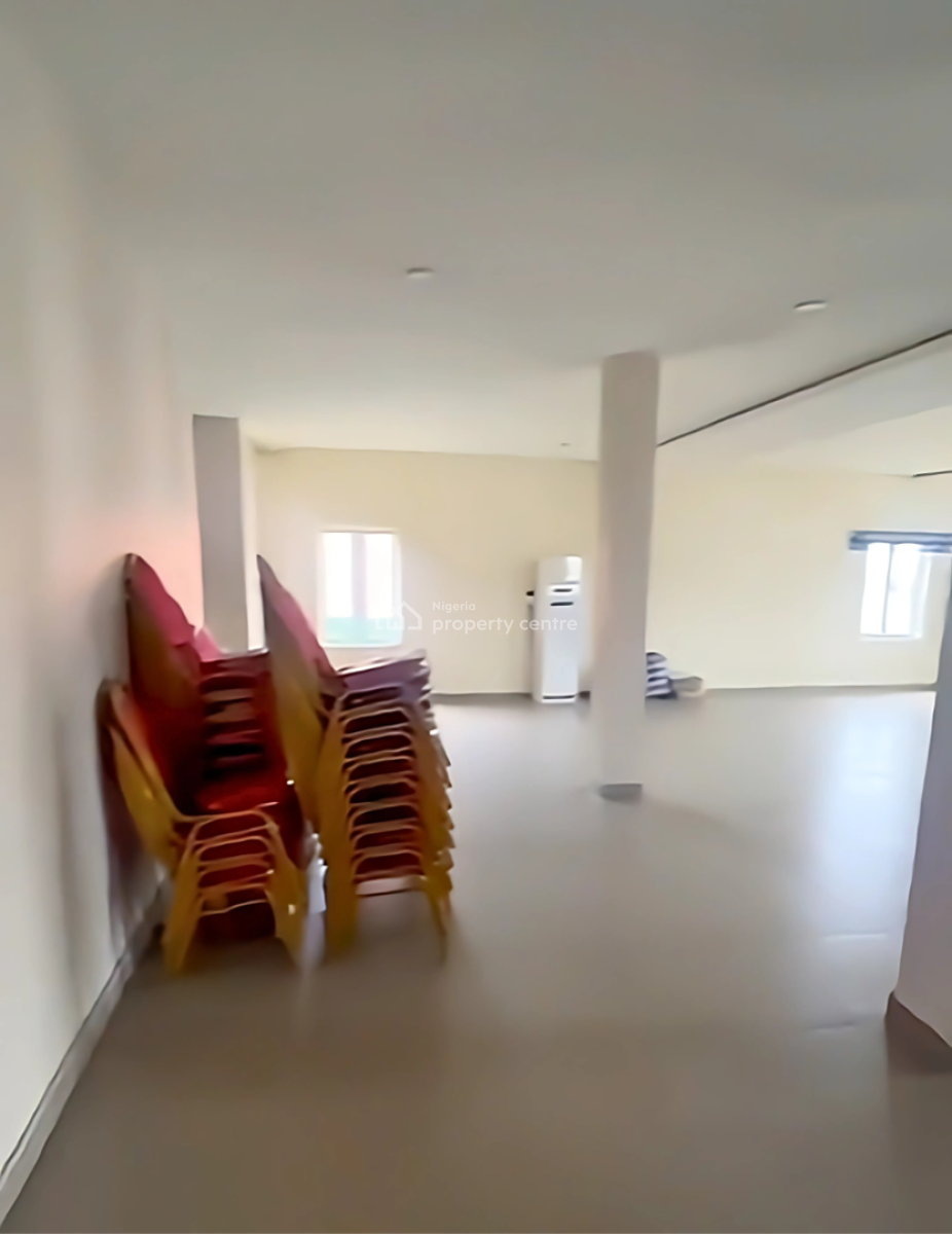 Large Space with 2 Toilets Suitable for Church, Office & Business, Gu Ake Road, Eliozu, Port Harcourt, Rivers, Office Space for Rent