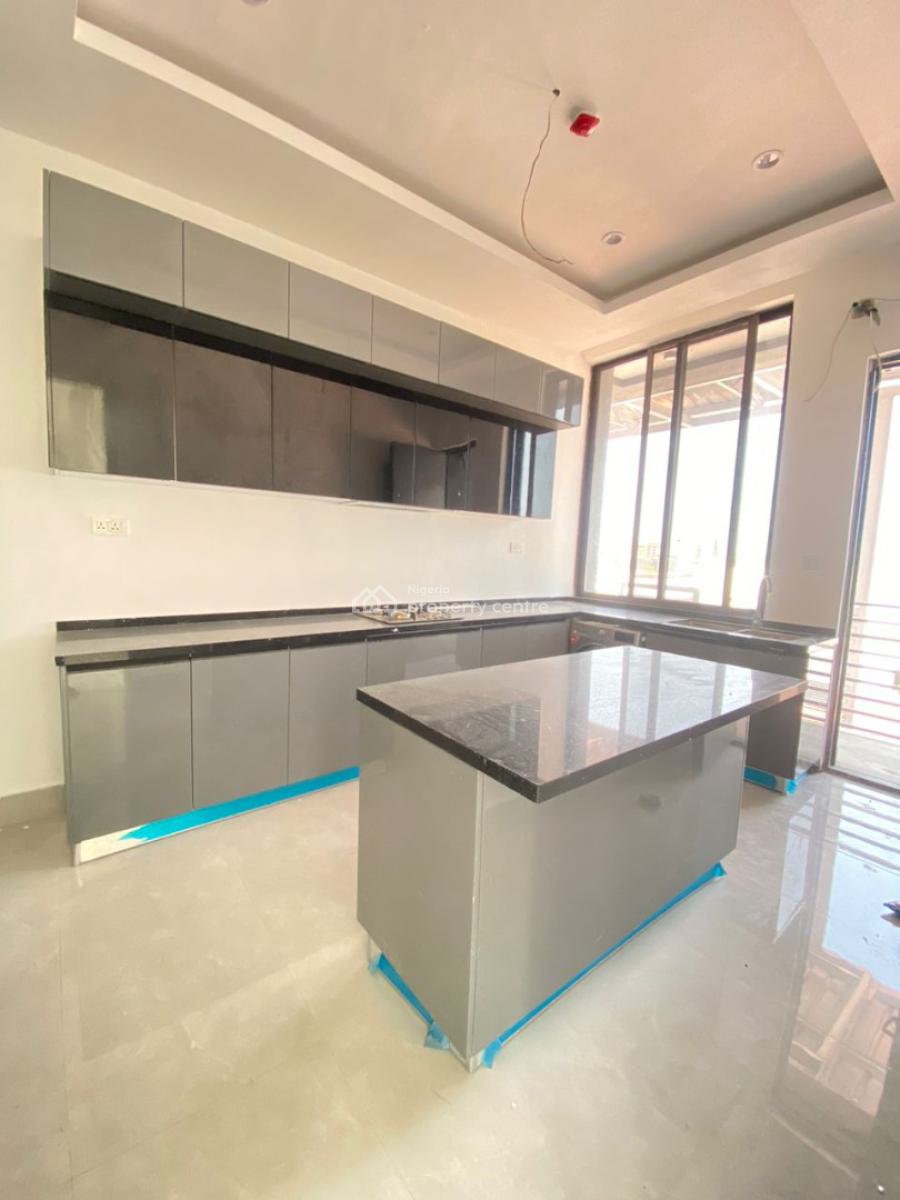 Luxury Standard Ensuit 3 Bedroom Apt with Bq/ Elevator/ Pool/ Gym, in a Serene Environment, Lekki Phase 1, Lekki, Lagos, Flat / Apartment for Rent
