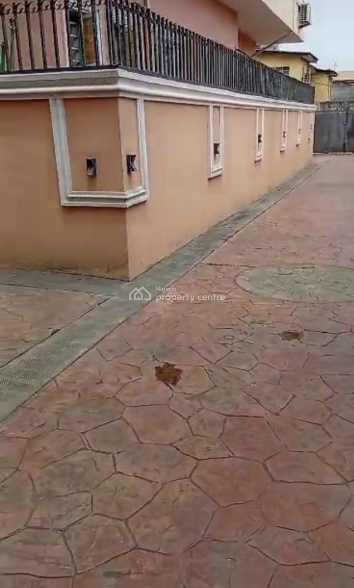 5 Bedroom Fully Detached Duplex. Spacious Sitting Room and Master Be*, Ajao Estate Ikeja Airport, Ikeja, Lagos, Detached Duplex for Sale