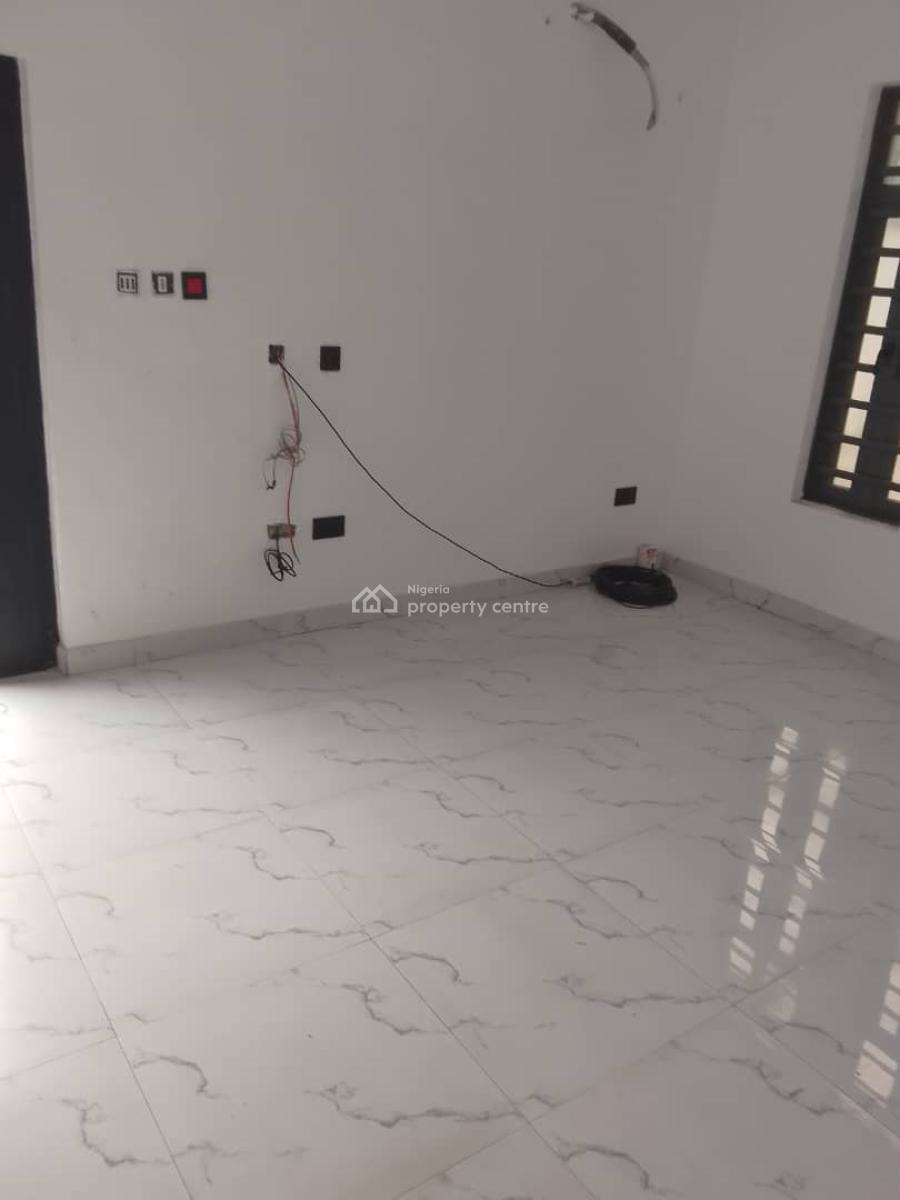 a New 3bedroom Duplex, Lekki Expressway, Lekki, Lagos, Flat / Apartment for Sale