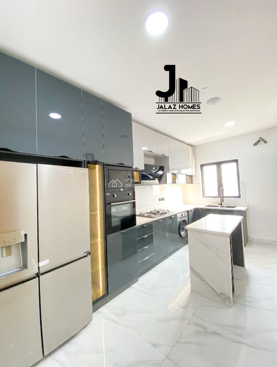2 Bedroom Apartment, Lekki Phase 1, Lekki, Lagos, Flat / Apartment for Sale