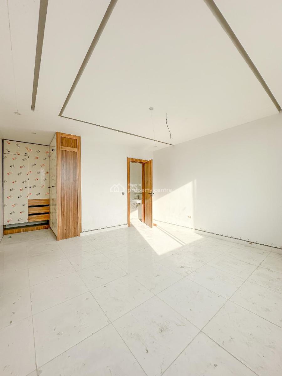 Spacious 2 Bedroom, Lekki, Lekki Phase 1, Lekki, Lagos, Flat / Apartment for Sale