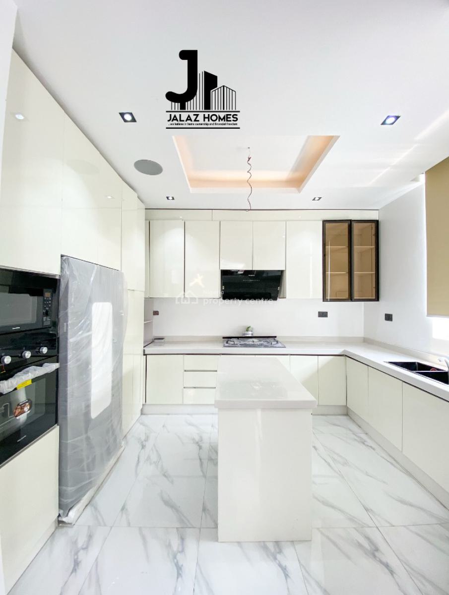 2 Bedroom Apartment, Lekki Phase 1, Lekki, Lagos, Flat / Apartment for Sale