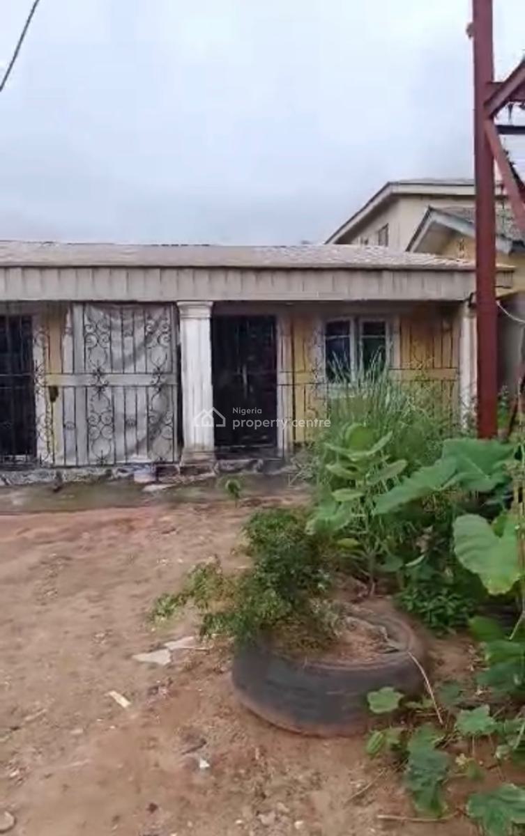 Spacious 3bedroom, Ikorodu, Lagos, Block of Flats for Sale