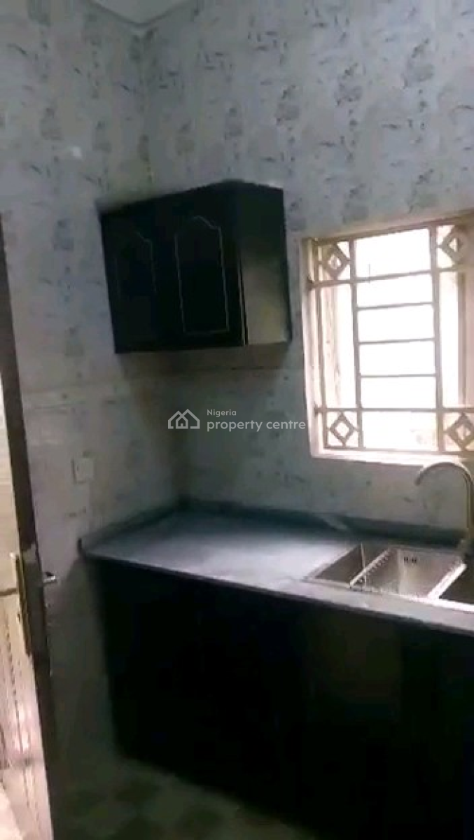 Spacious 2 Bedroom Bungalow in Guzape, Guzape District, Abuja, Detached Bungalow for Rent