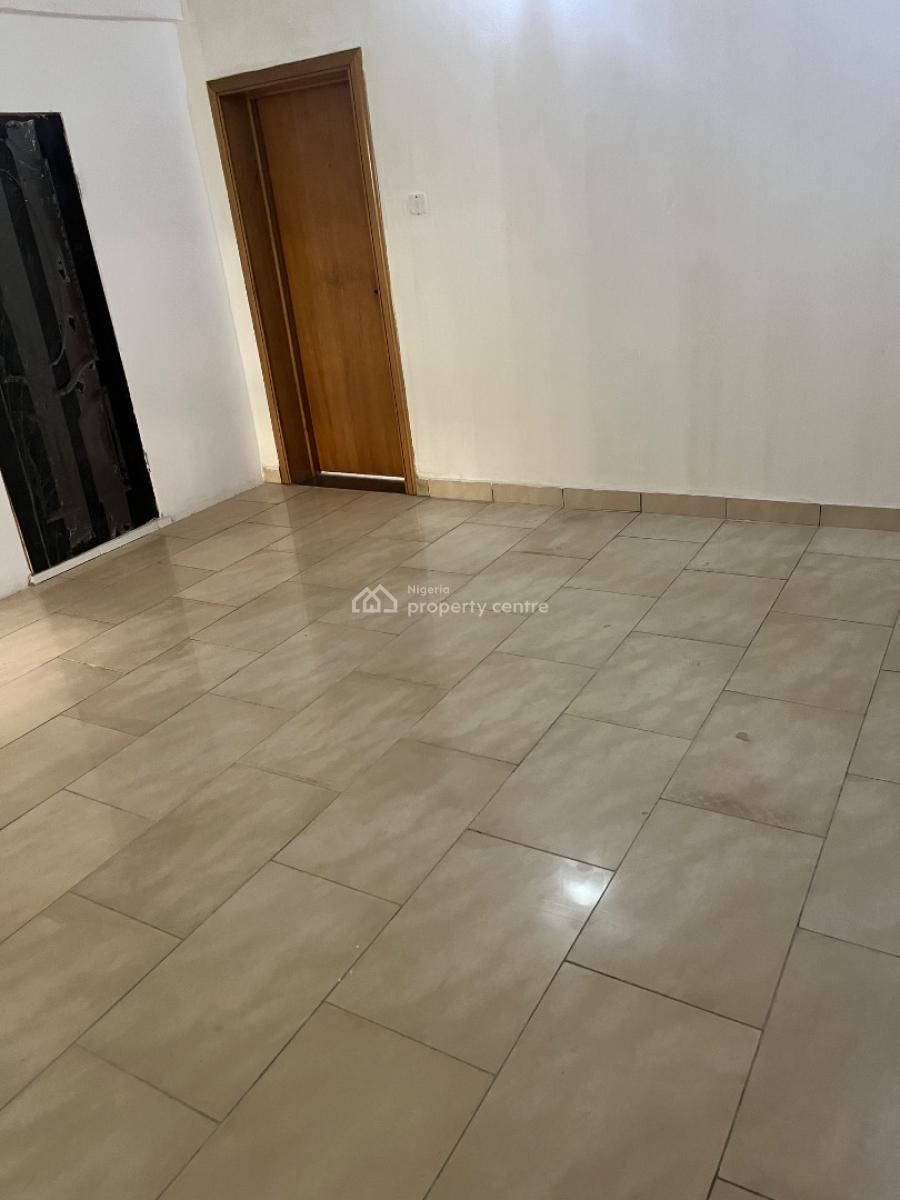 Newly Renovated Very Spacious Mini Flat, Upstairs, Osapa, Lekki, Lagos, Mini Flat (room and Parlour) for Rent