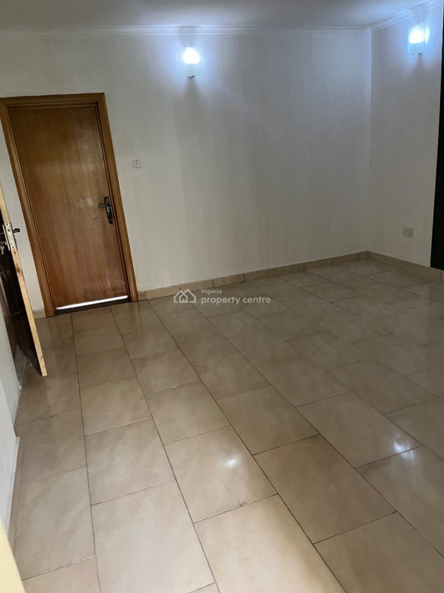 Newly Renovated Very Spacious Mini Flat, Upstairs, Osapa, Lekki, Lagos, Mini Flat (room and Parlour) for Rent