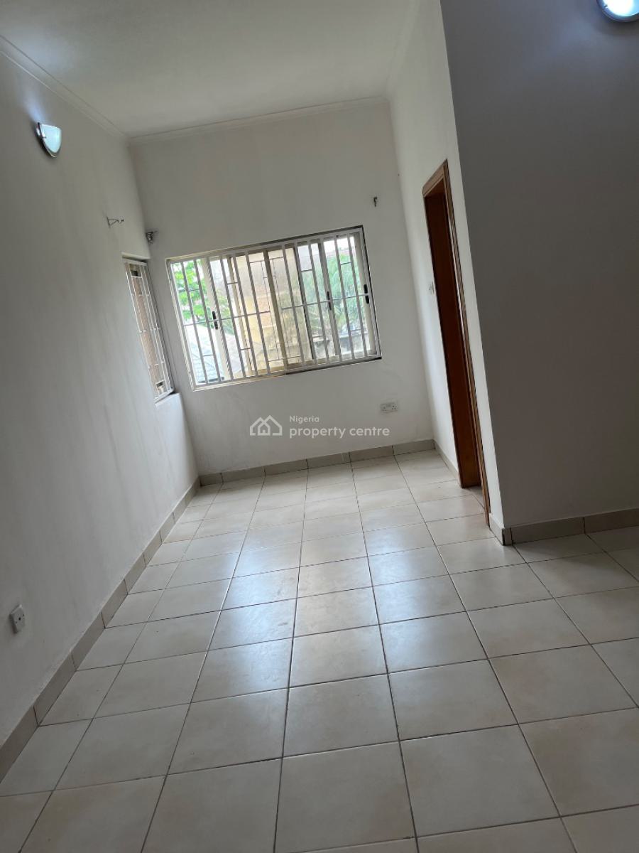 Newly Renovated Very Spacious Mini Flat, Upstairs, Osapa, Lekki, Lagos, Mini Flat (room and Parlour) for Rent
