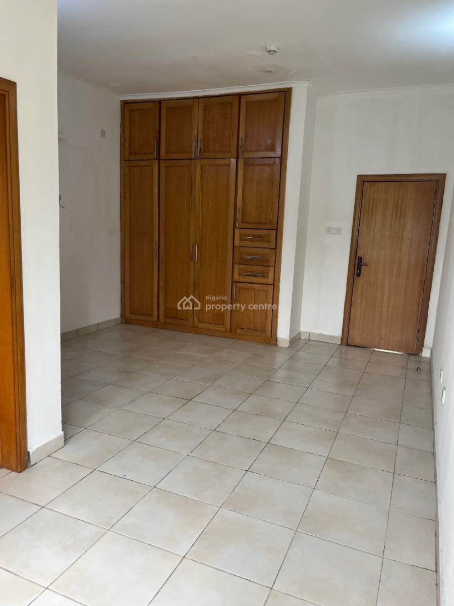 Newly Renovated Very Spacious Mini Flat, Upstairs, Osapa, Lekki, Lagos, Mini Flat (room and Parlour) for Rent