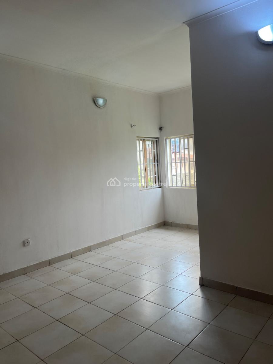 Newly Renovated Very Spacious Mini Flat, Upstairs, Osapa, Lekki, Lagos, Mini Flat (room and Parlour) for Rent