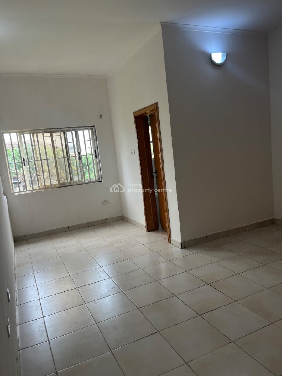 Newly Renovated Very Spacious Mini Flat, Upstairs, Osapa, Lekki, Lagos, Mini Flat (room and Parlour) for Rent