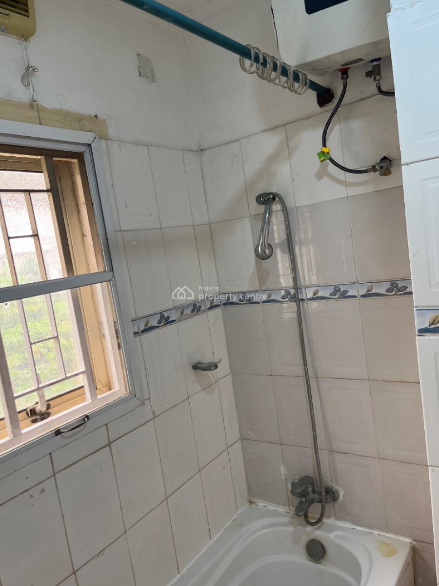 Newly Renovated Very Spacious Mini Flat, Upstairs, Osapa, Lekki, Lagos, Mini Flat (room and Parlour) for Rent