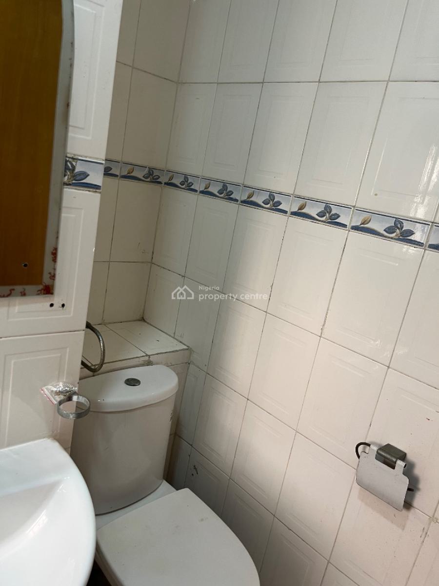 Newly Renovated Very Spacious Mini Flat, Upstairs, Osapa, Lekki, Lagos, Mini Flat (room and Parlour) for Rent
