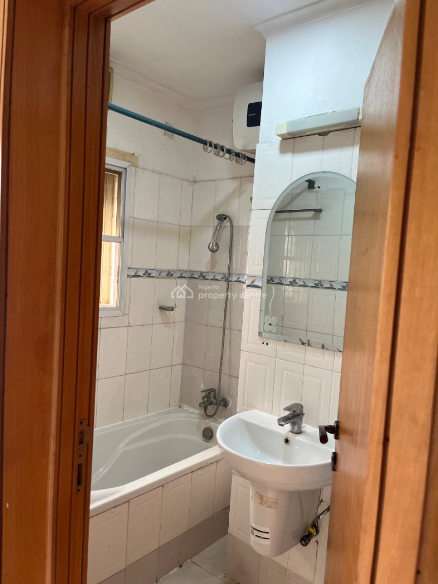 Newly Renovated Very Spacious Mini Flat, Upstairs, Osapa, Lekki, Lagos, Mini Flat (room and Parlour) for Rent