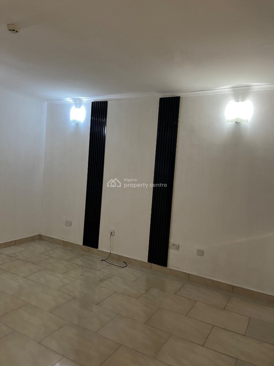 Newly Renovated Very Spacious Mini Flat, Upstairs, Osapa, Lekki, Lagos, Mini Flat (room and Parlour) for Rent