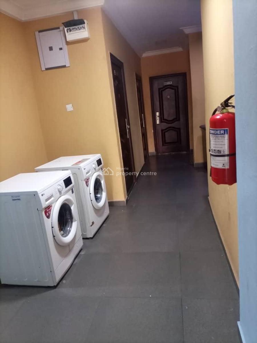 a Luxury Style Fully Serviced Hostel By Unilag Second Gate, 23, Akintunde Street, By Unilag Second Gate, Onike, Yaba, Lagos, Hotel / Guest House for Rent