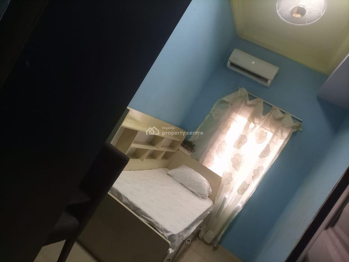 a Luxury Style Fully Serviced Hostel By Unilag Second Gate, 23, Akintunde Street, By Unilag Second Gate, Onike, Yaba, Lagos, Hotel / Guest House for Rent