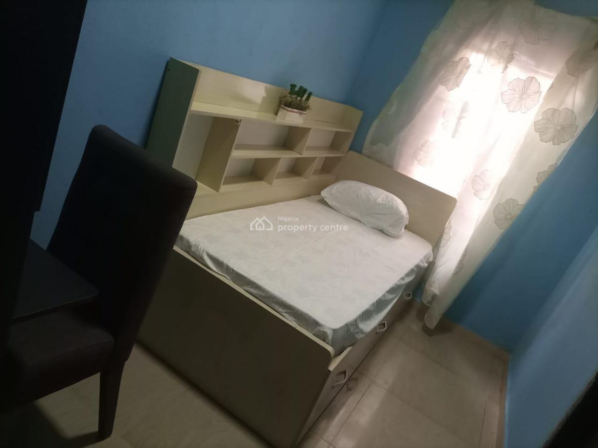 a Luxury Style Fully Serviced Hostel By Unilag Second Gate, 23, Akintunde Street, By Unilag Second Gate, Onike, Yaba, Lagos, Hotel / Guest House for Rent