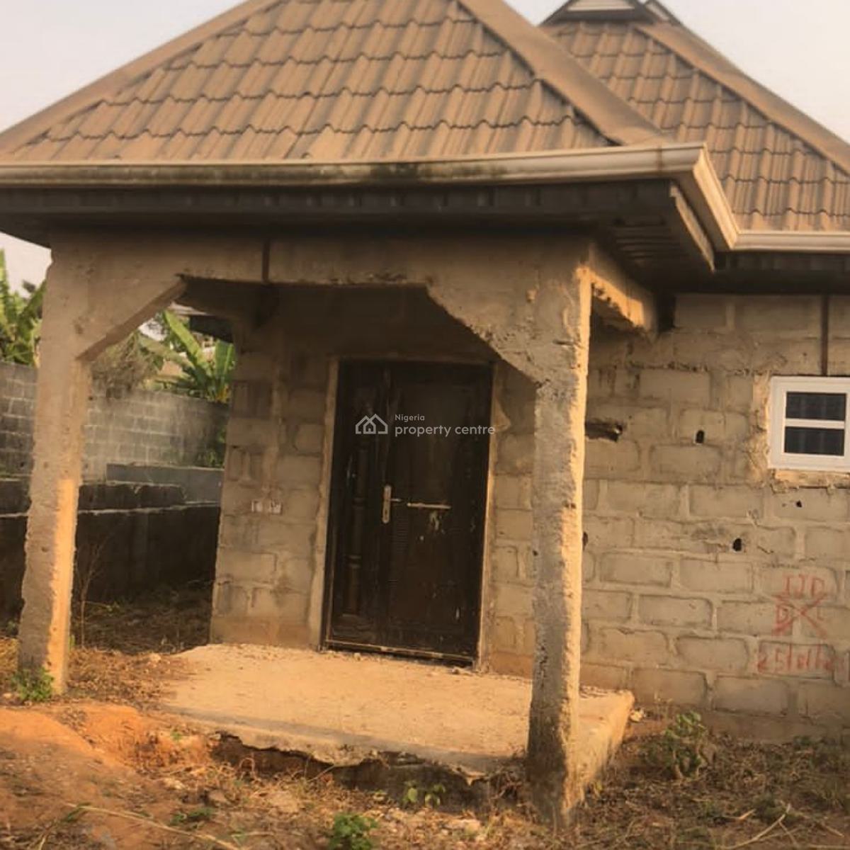90% Uncomplicated 3bedroom Bungalow at Ikorodu Lagos, Igbe Lake, Ikorodu Lagos, Ikorodu, Lagos, Detached Bungalow for Sale