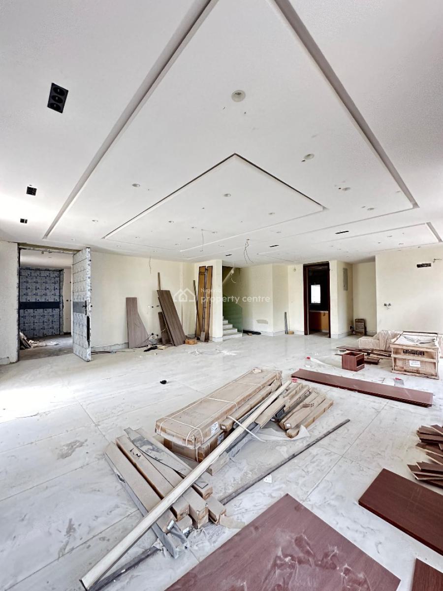 The Decently Built 4bedroom Apartment, Old Ikoyi, Ikoyi, Lagos, Flat / Apartment for Sale