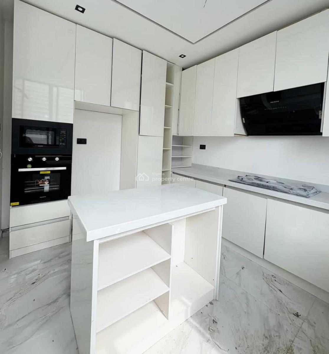 Fully Serviced 2 Bedroom Apartment Available, Lekki Phase 1, Lekki, Lagos, Flat / Apartment for Sale