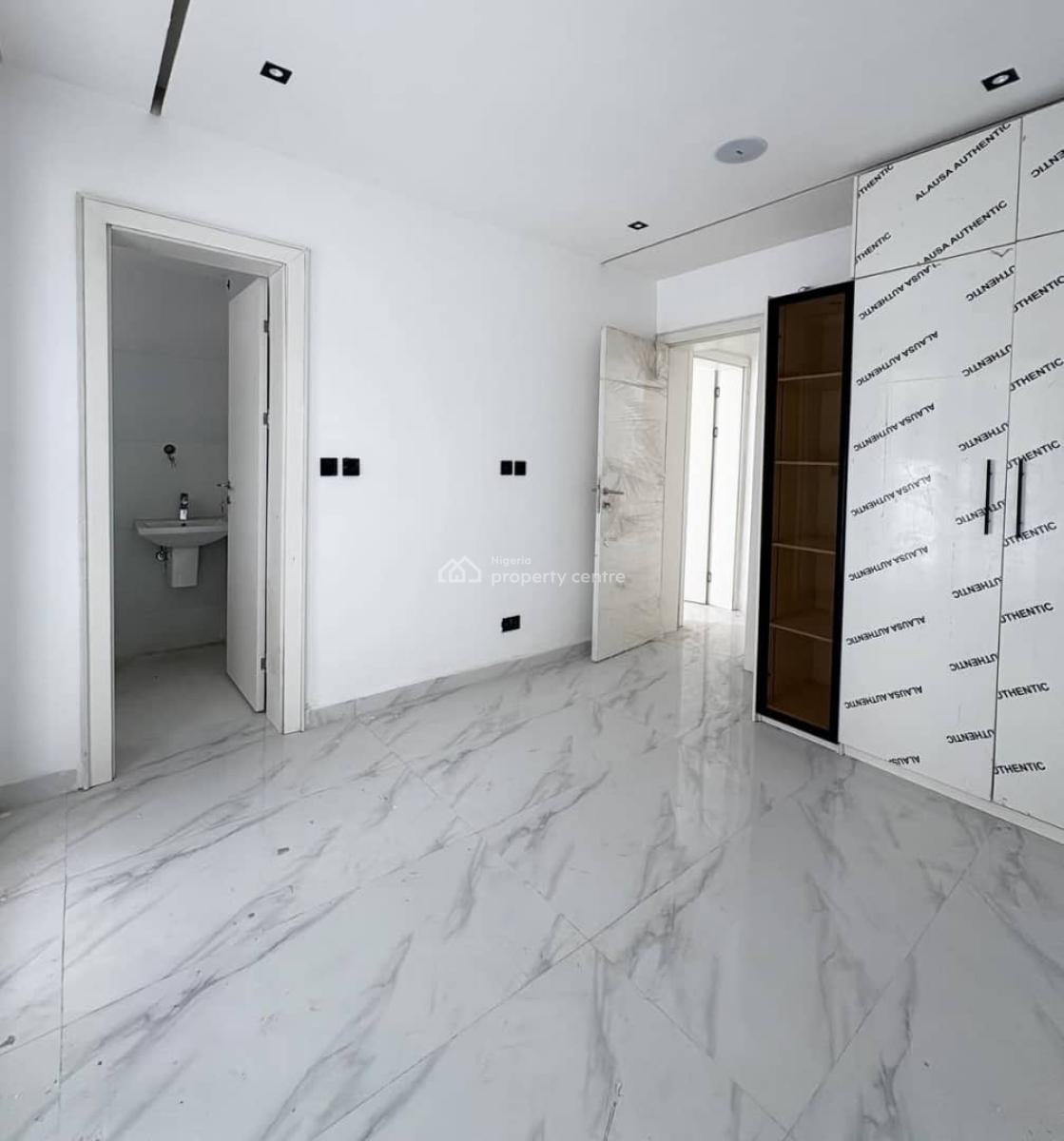 Fully Serviced 2 Bedroom Apartment Available, Lekki Phase 1, Lekki, Lagos, Flat / Apartment for Sale