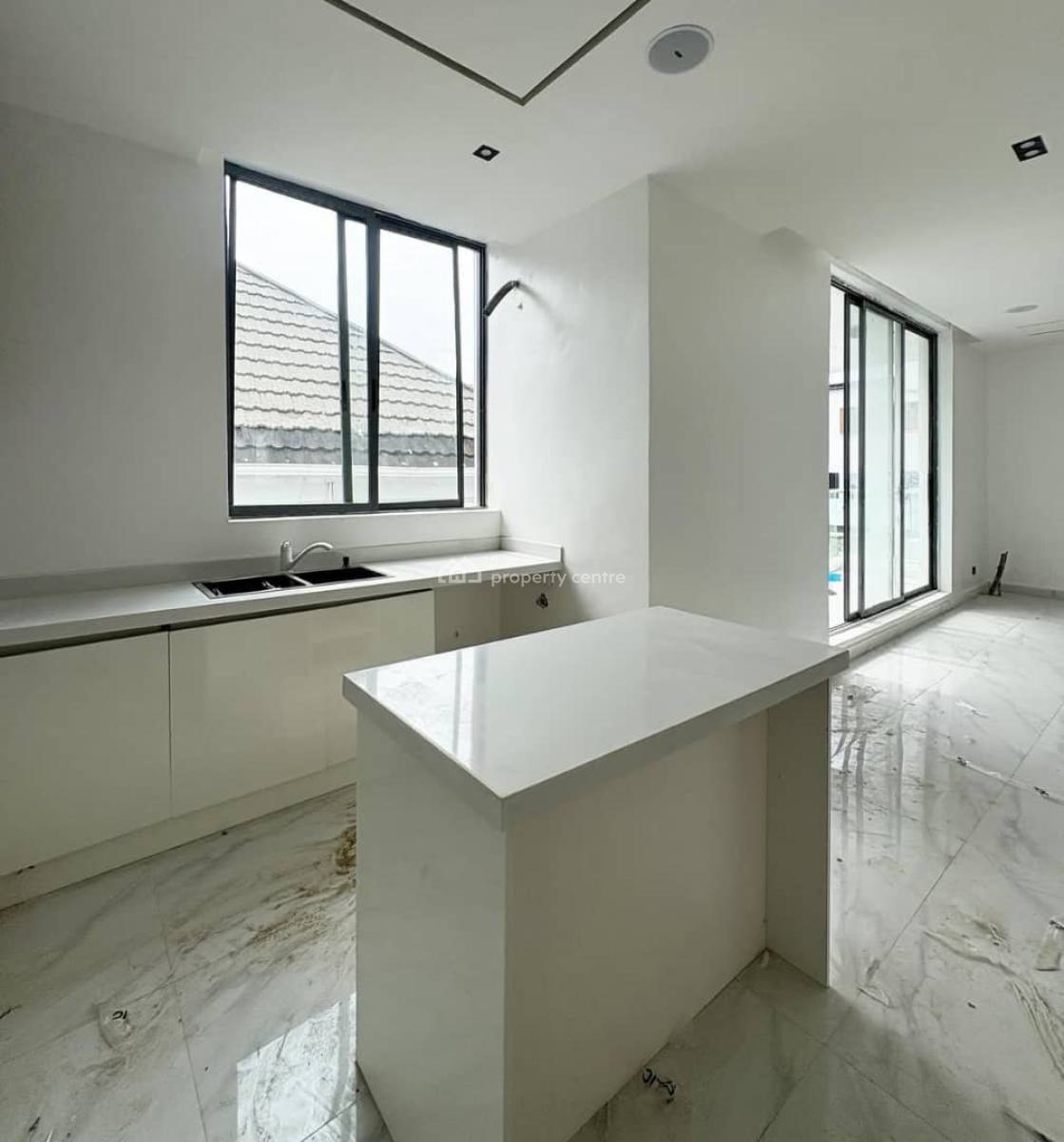 Fully Serviced 2 Bedroom Apartment Available, Lekki Phase 1, Lekki, Lagos, Flat / Apartment for Sale