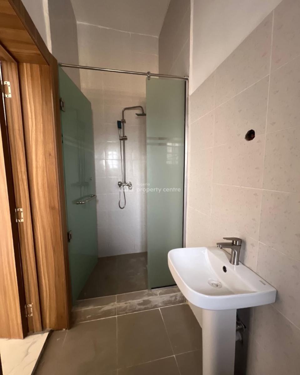 Spacious 2 Bedroom Apartment    Lekki Phase 1, Lagos   Price - N185m, Phase 1, Lekki, Lagos, Flat / Apartment for Sale