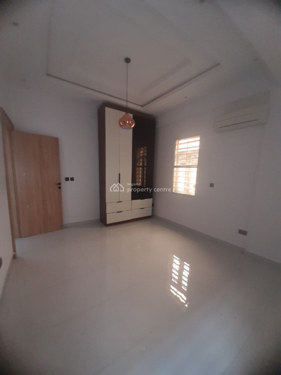 Serviced 2 Bedroom En-suite Flat. It Will Come Fitted with Open Kitche, Victoria Island (vi), Lagos, Flat / Apartment for Rent