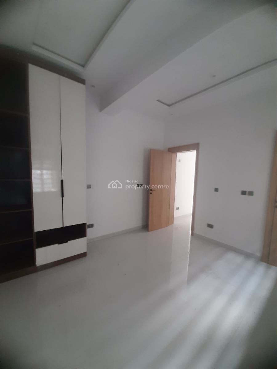 Serviced 2 Bedroom En-suite Flat. It Will Come Fitted with Open Kitche, Victoria Island (vi), Lagos, Flat / Apartment for Rent
