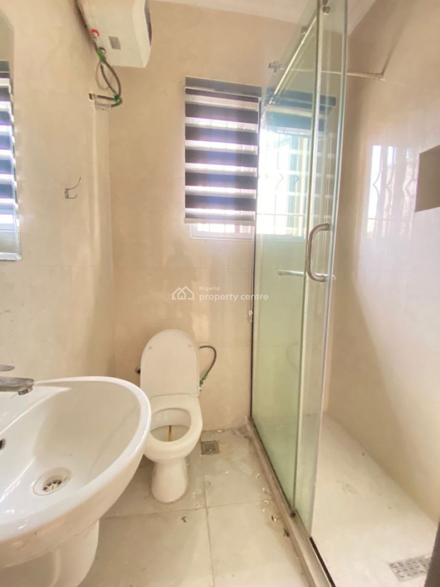 Very Neat 3 Bedroom Apartment with Bq, Lekki Phase 1, Lekki Phase 1, Lekki, Lagos, Flat / Apartment for Rent