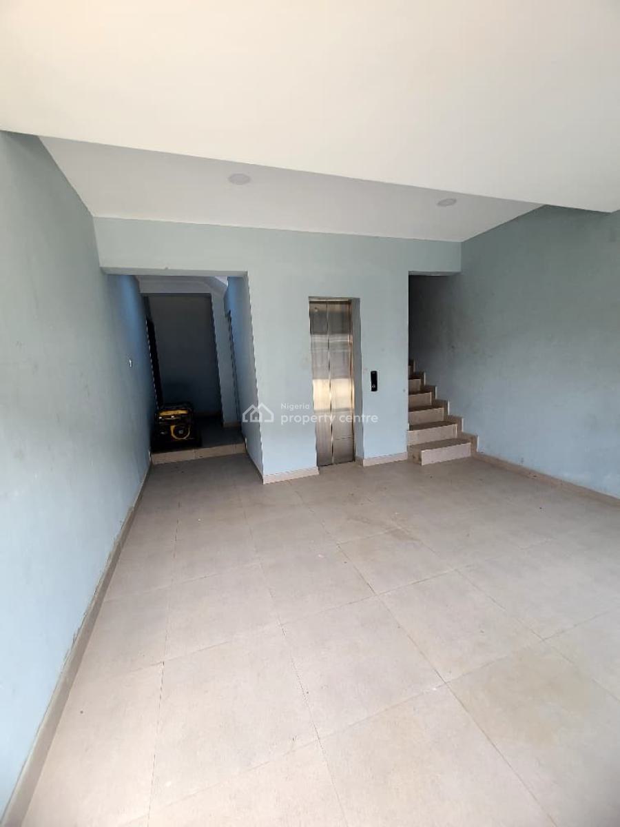 Luxury and Spacious 3 Bedroom Penthouse with Pool &elevator at Gbagada, Ifako, Gbagada, Lagos, Flat / Apartment for Sale