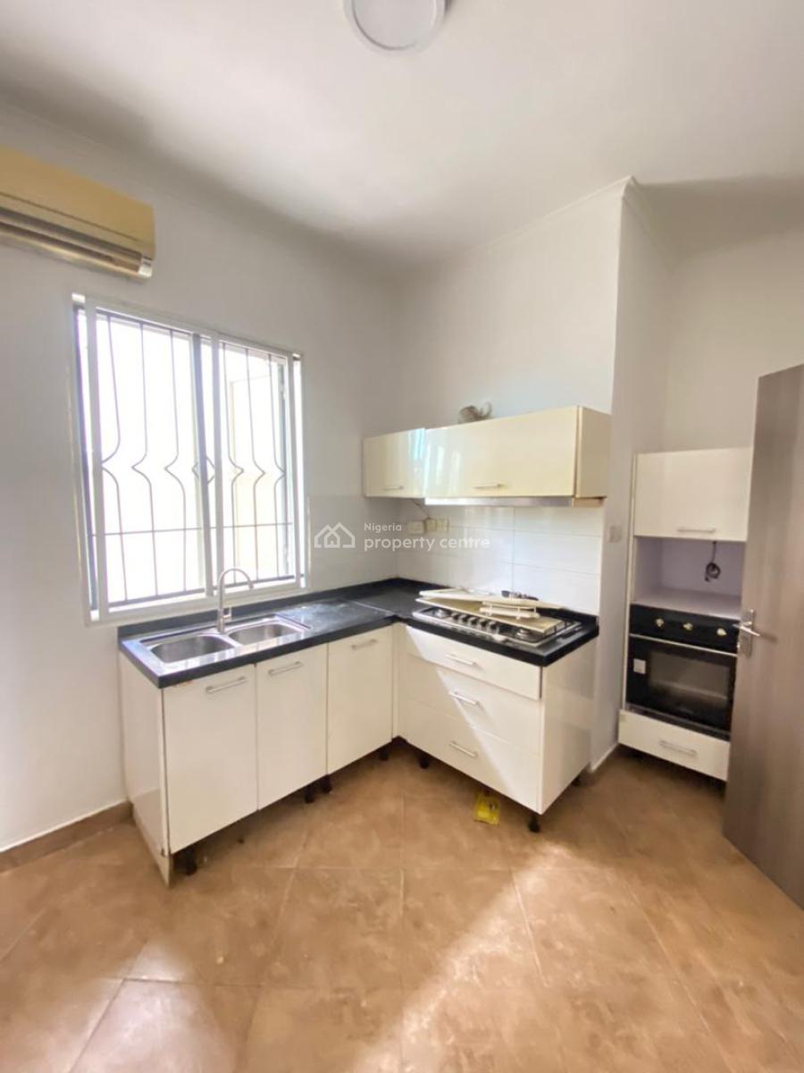 Spacious 3 Bedroom Apartment with Bq and Pool, Lekki Phase 1, Lekki, Lagos, Flat / Apartment for Rent
