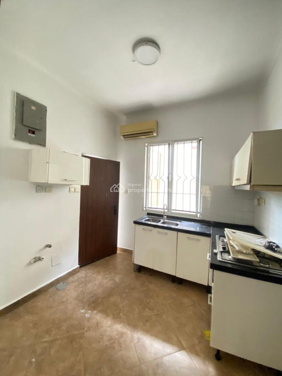 Spacious 3 Bedroom Apartment with Bq and Pool, Lekki Phase 1, Lekki, Lagos, Flat / Apartment for Rent