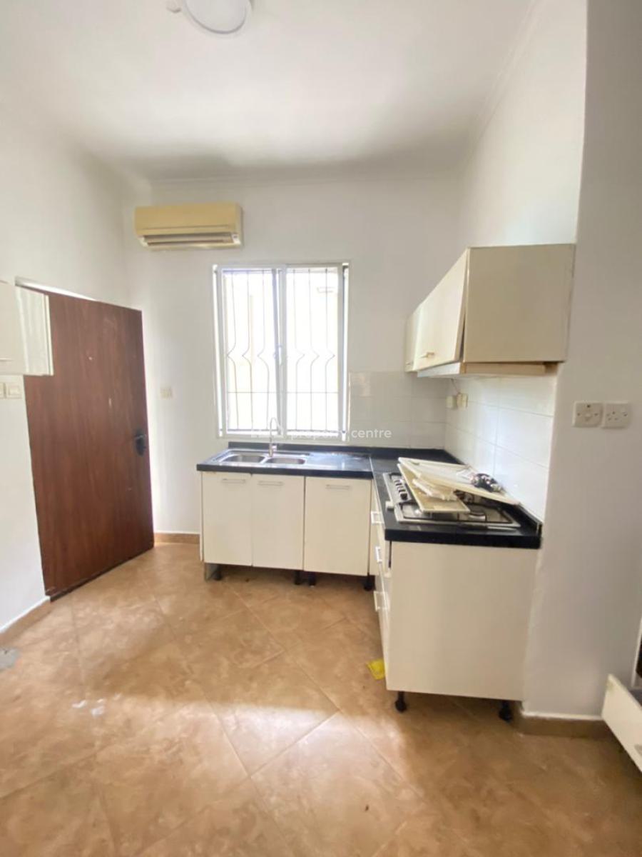 Spacious 3 Bedroom Apartment with Bq and Pool, Lekki Phase 1, Lekki, Lagos, Flat / Apartment for Rent